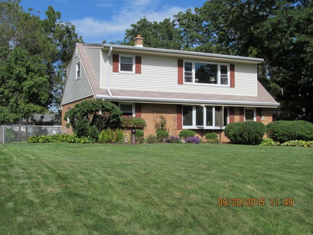 10202 W Denis Ave #10204, Hales Corners, WI 53130