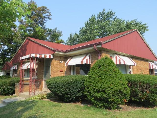 2577 S 70th St., Milwaukee, WI 53219