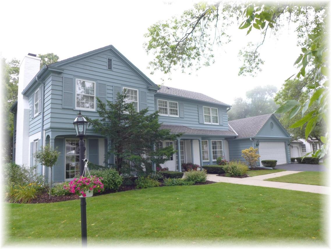 3645 Nicolet Pl, North Bay, WI 53402