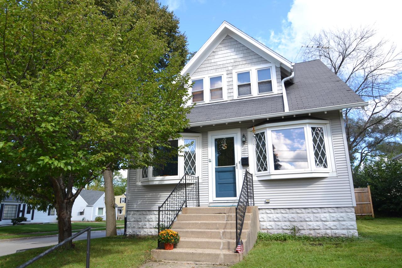 344 Harrison Ave, Waukesha, WI 53186