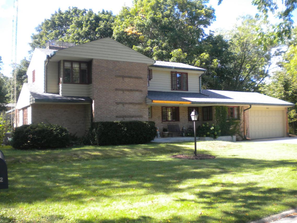 3612 Hennepin Pl, North Bay, WI 53402