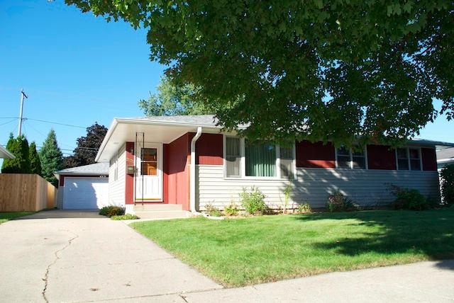 2020 87th Pl, Kenosha, WI 53143