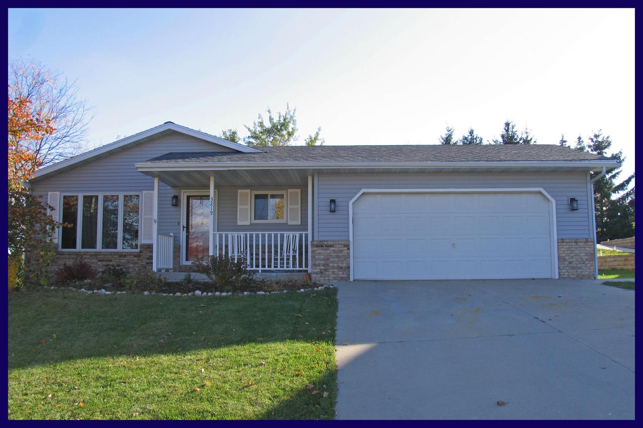 3219 Windsor Pl, West Bend, WI 53090