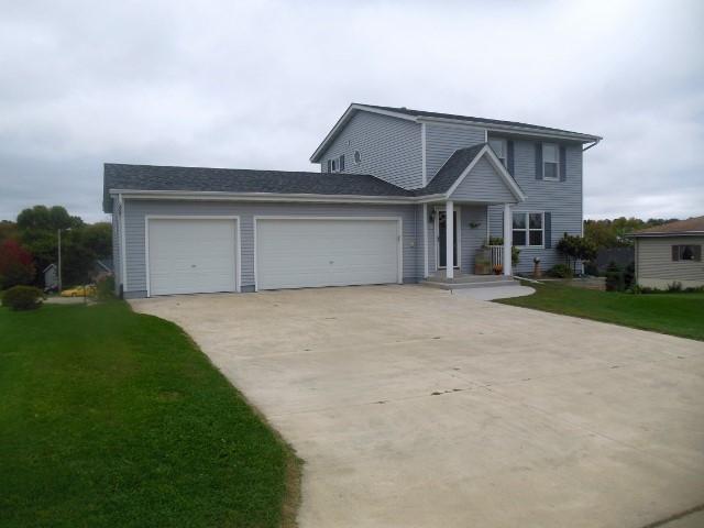 116 Westgate Dr, Iron Ridge, WI 53035