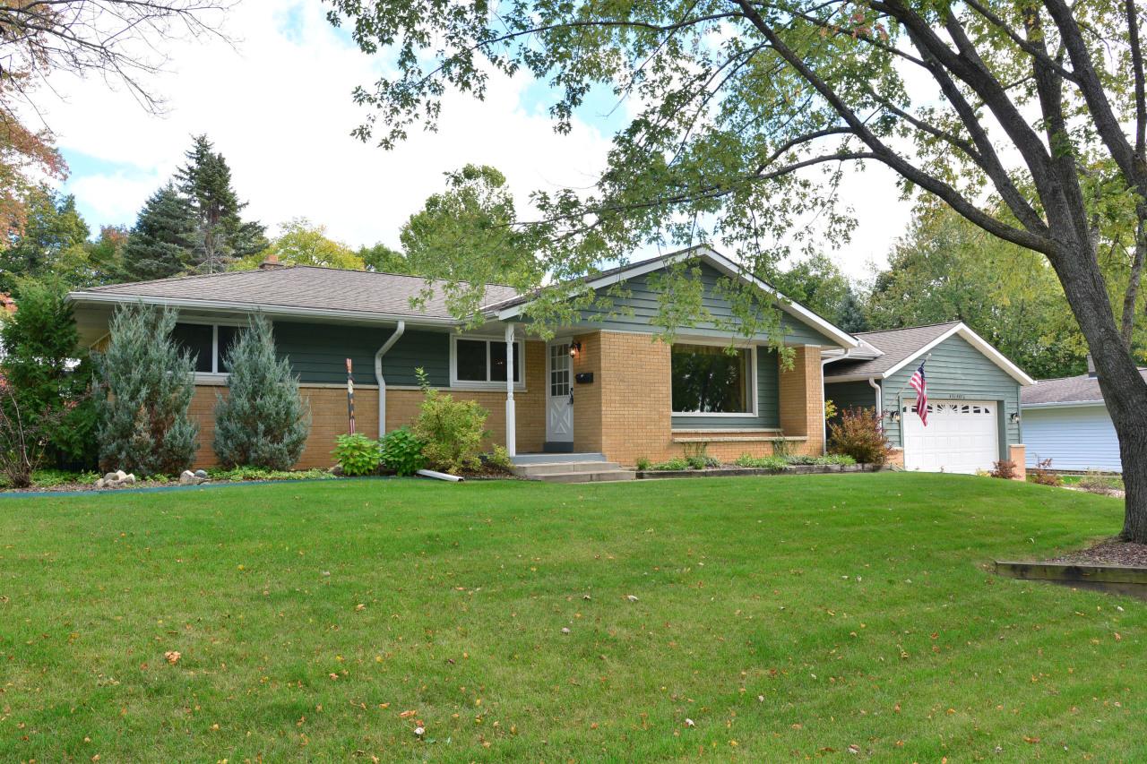 W182N8976 Princeway -, Menomonee Falls, WI 53051