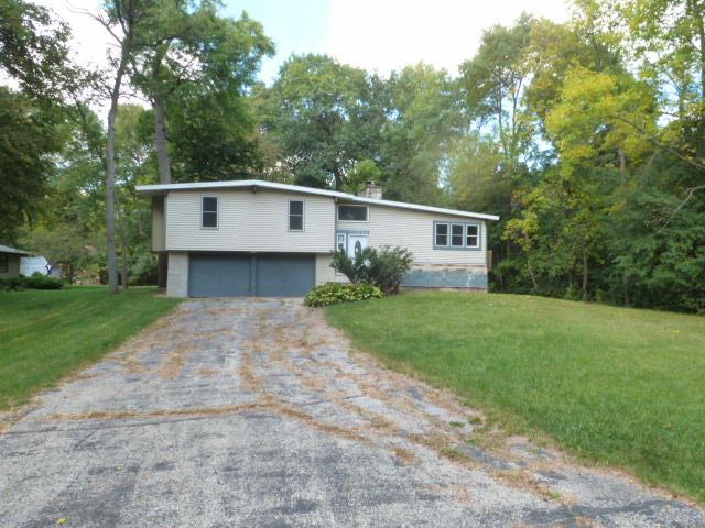 14422 W Woodland Dr, New Berlin, WI 53151