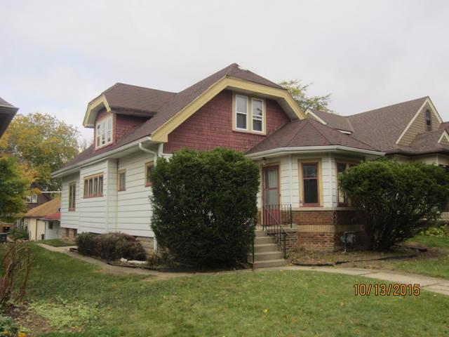 2457 N 63rd St, Wauwatosa, WI 53213