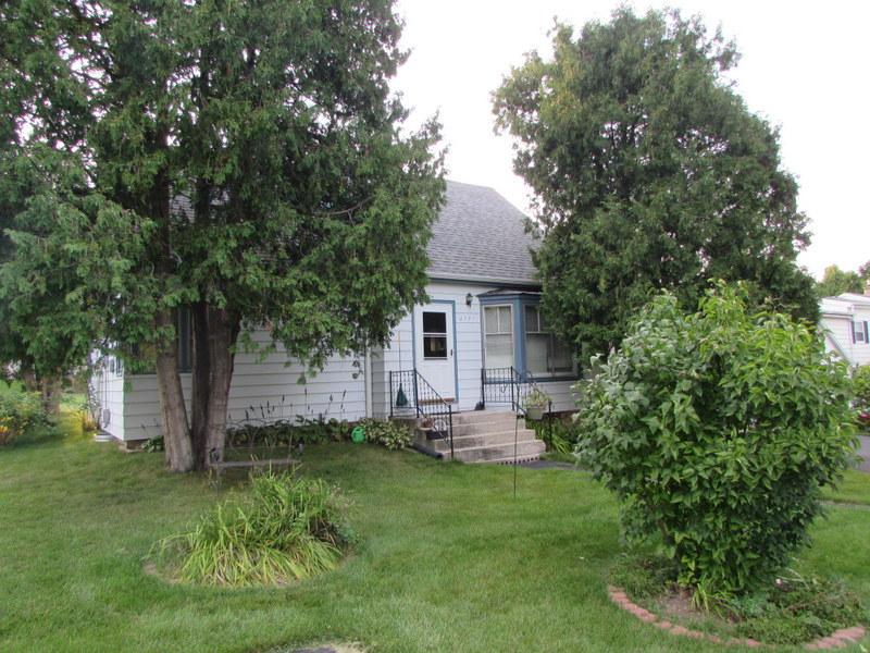 4551 S 112th St, Greenfield, WI 53228