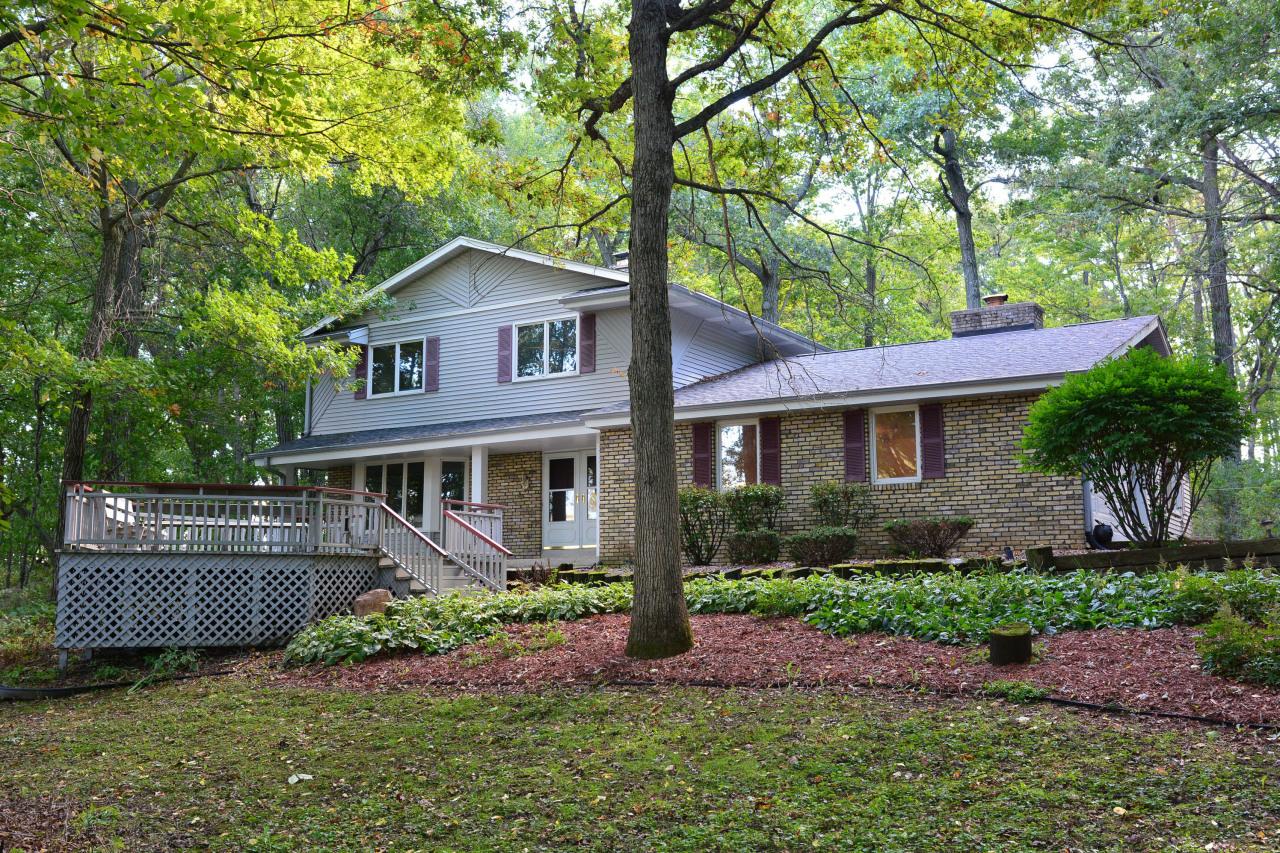 N70W26315 Edgewood Dr, Lisbon, WI 53089