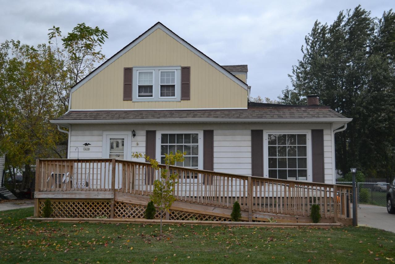 1438 Ellis Ave, Caledonia, WI 53402