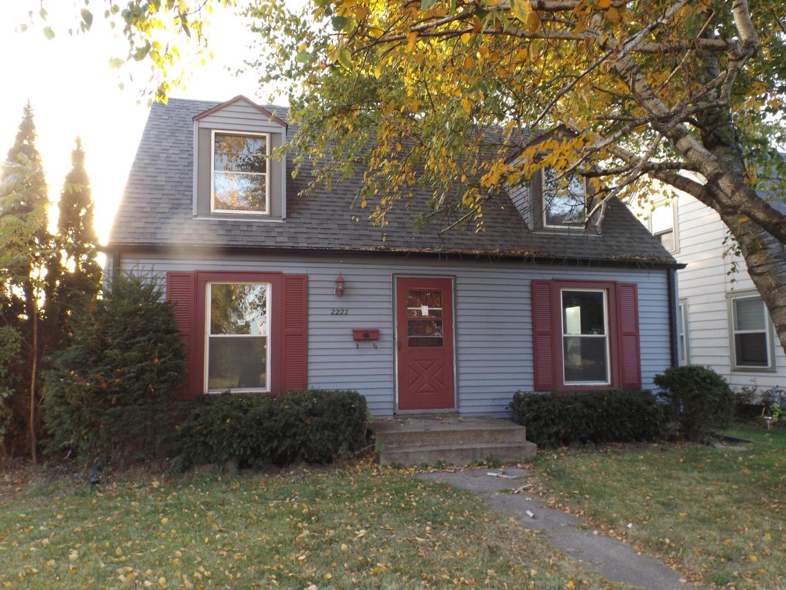 2222 West Lawn Ave, Racine, WI 53405