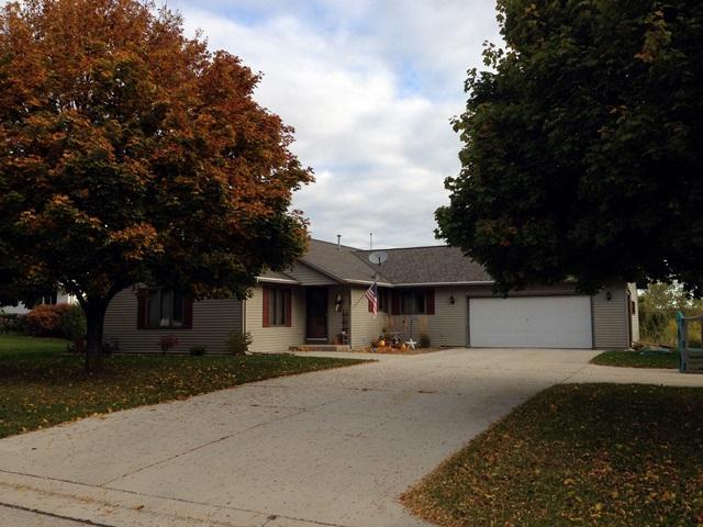 112 S Hills Dr, Plymouth, WI 53073