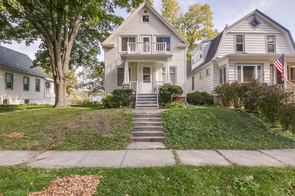 6644 Hillside Ln., Wauwatosa, WI 53213