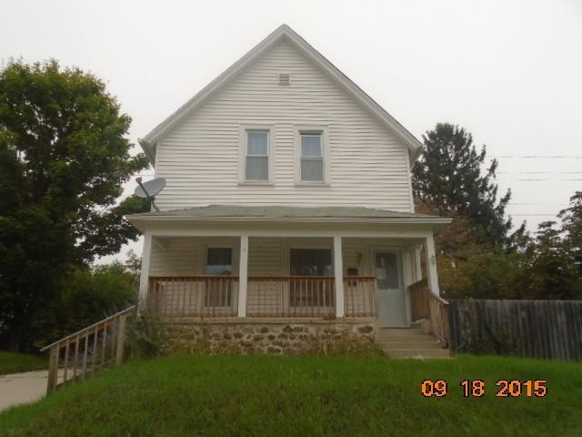 448 W Chestnut St, Port Washington, WI 53074