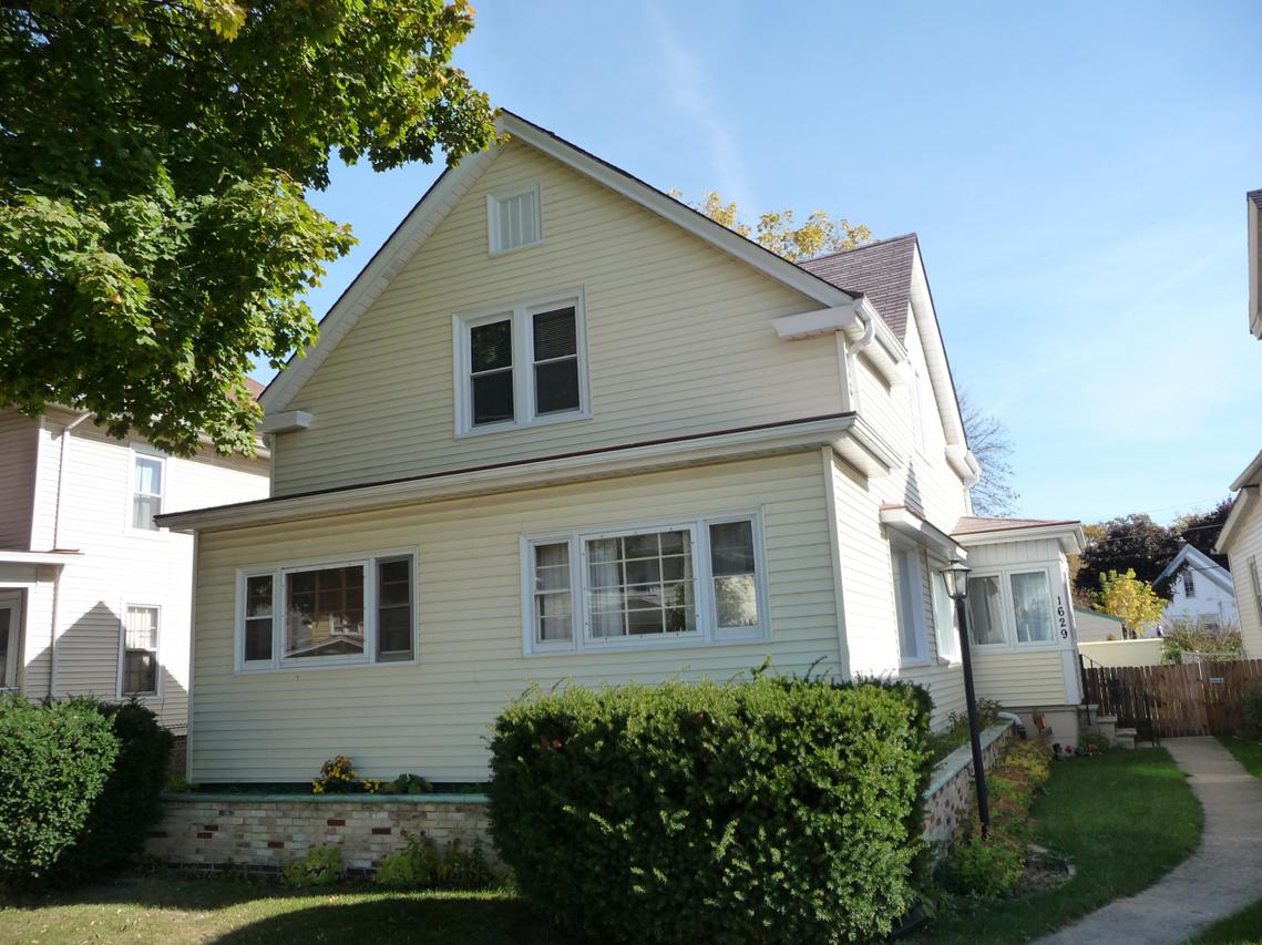 1629 Quincy Ave, Racine, WI 53405
