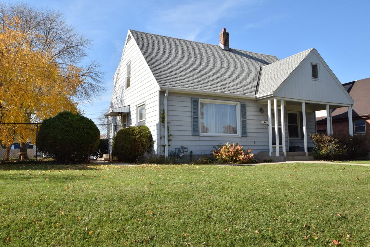 3215 S 39th St, Milwaukee, WI 53215