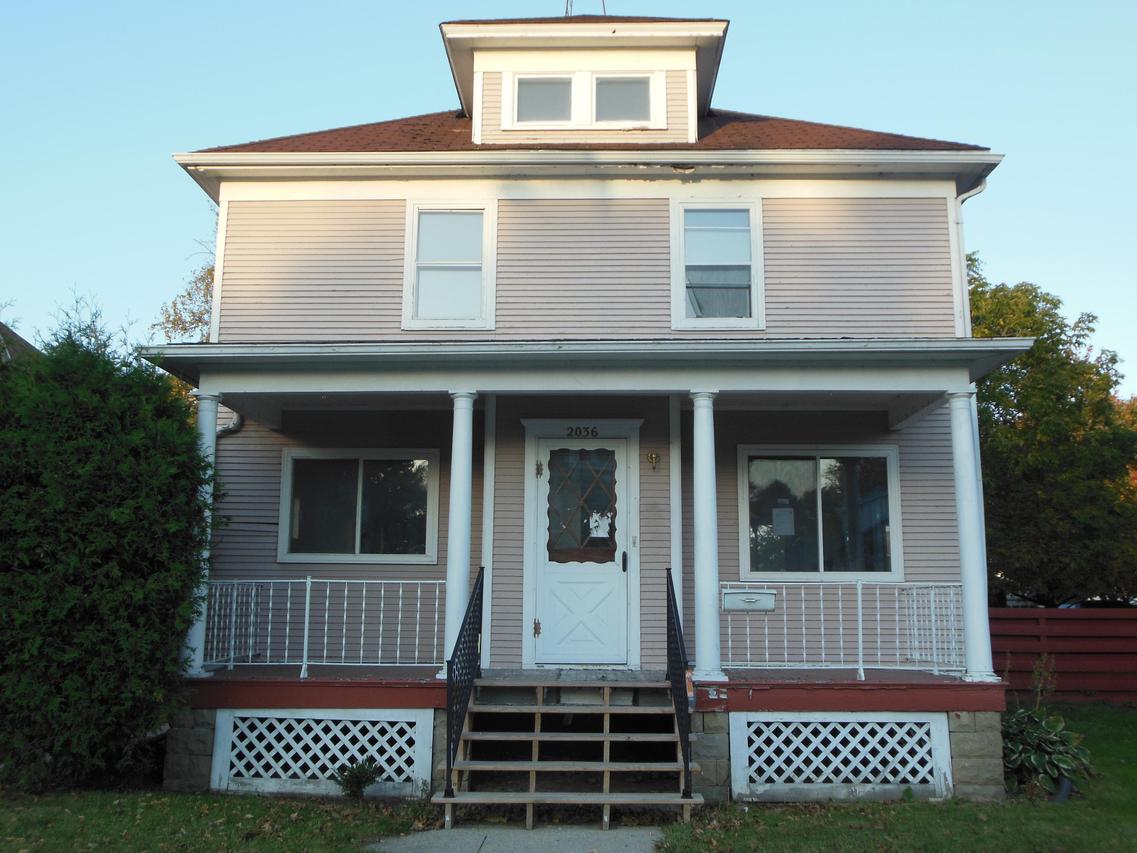 2036 Saint Clair St, Racine, WI 53402