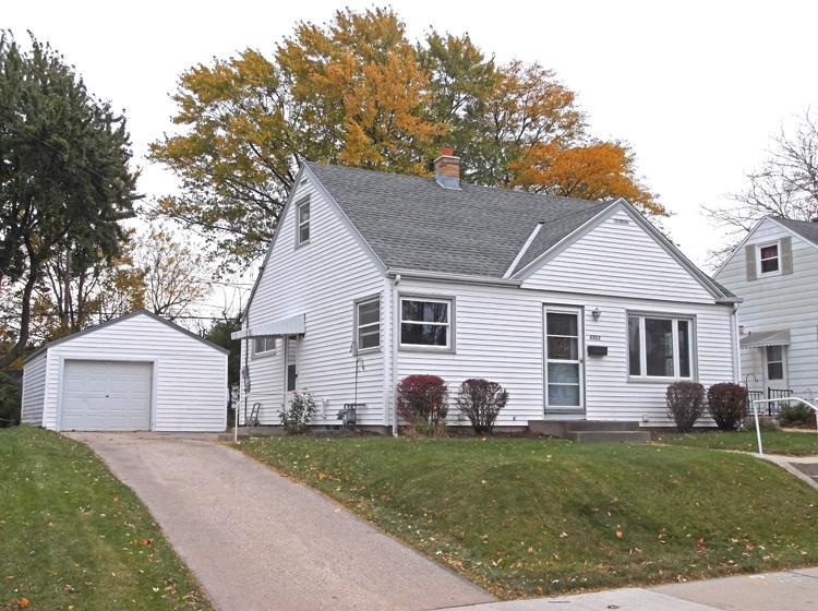 6503 W Fremont Pl, Milwaukee, WI 53219