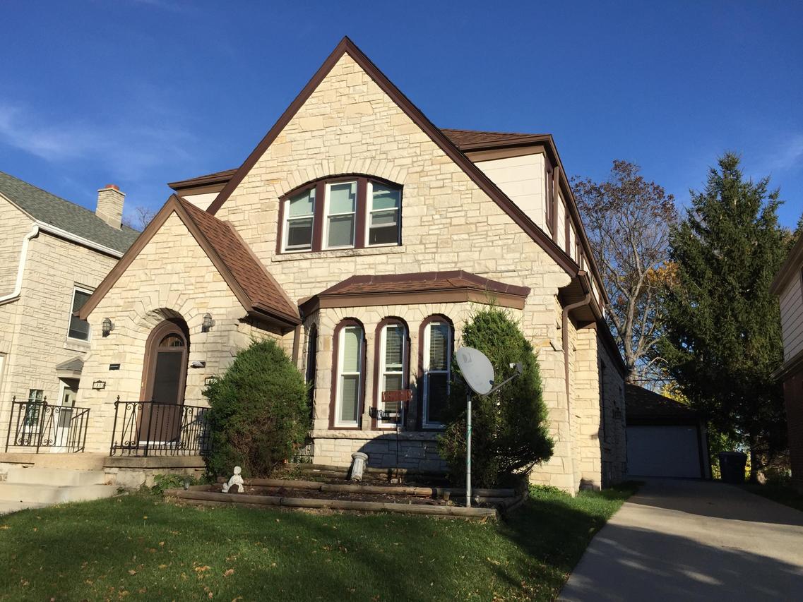 1800 S 52nd St, West Milwaukee, WI 53214