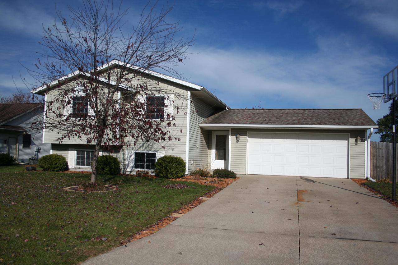 311 Johnson St, Holmen, WI 54636