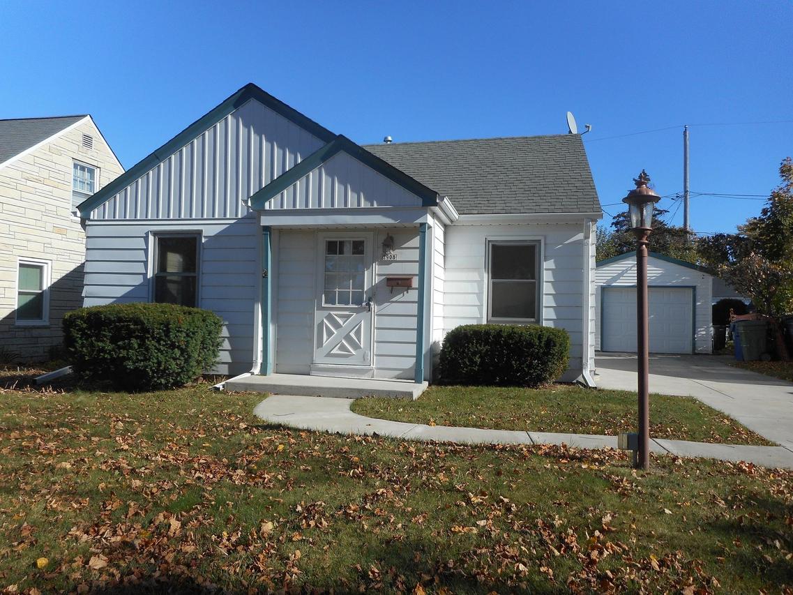 2908 S 52nd St, Milwaukee, WI 53219