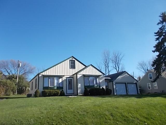W271N2596 Pear Tree Ln, Pewaukee, WI 53072