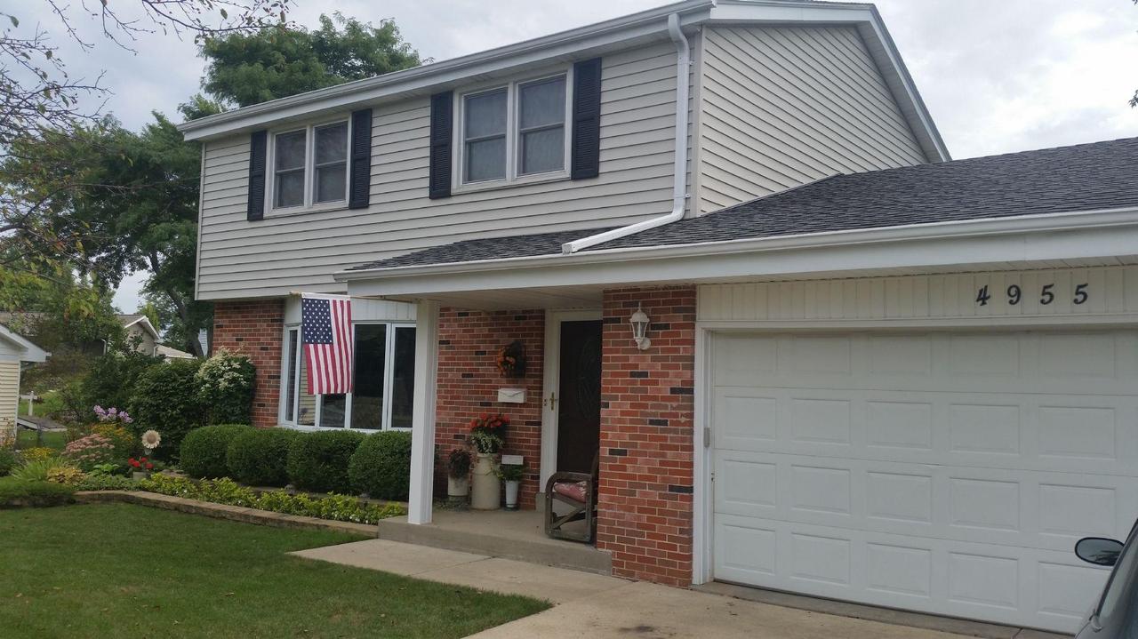 4955 Steeple Dr., Greendale, WI 53129