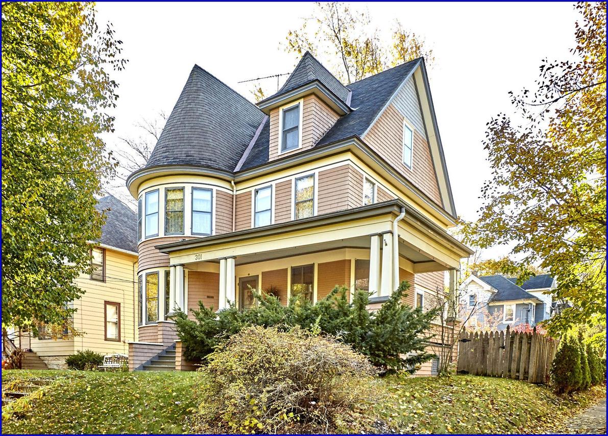 301 Mccall St, Waukesha, WI 53186