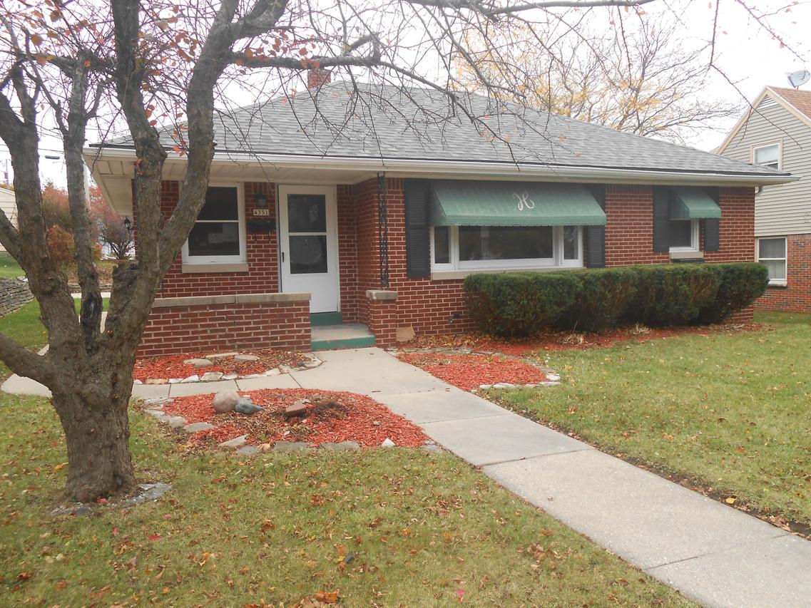 4351 S Packard Ave, Cudahy, WI 53110