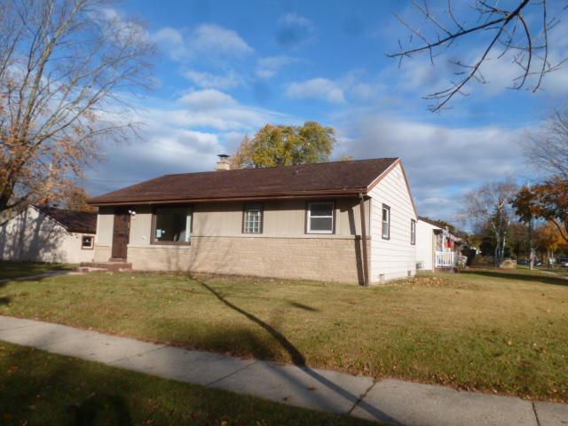 8306 W Fairmount Ave, Milwaukee, WI 53218