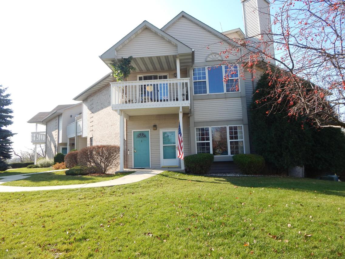 11210 W Gilbert Ave. #G, Wauwatosa, WI 53226