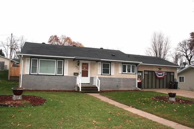 416 5th Ave, Onalaska, WI 54650