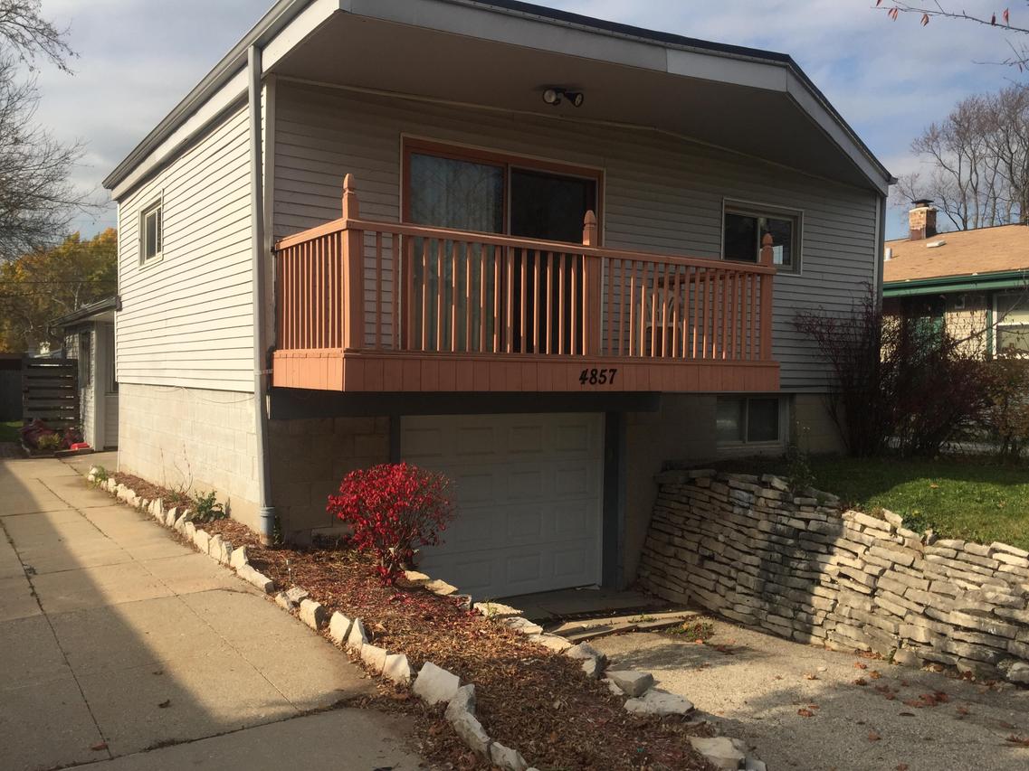 4857 N 103rd St, Milwaukee, WI 53225