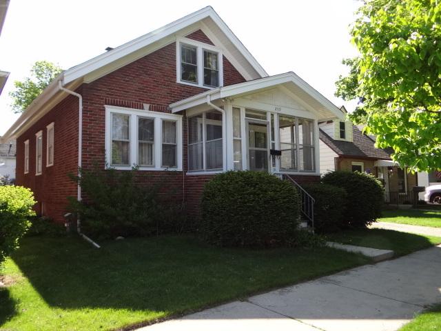 2519 Charles St, Racine, WI 53402