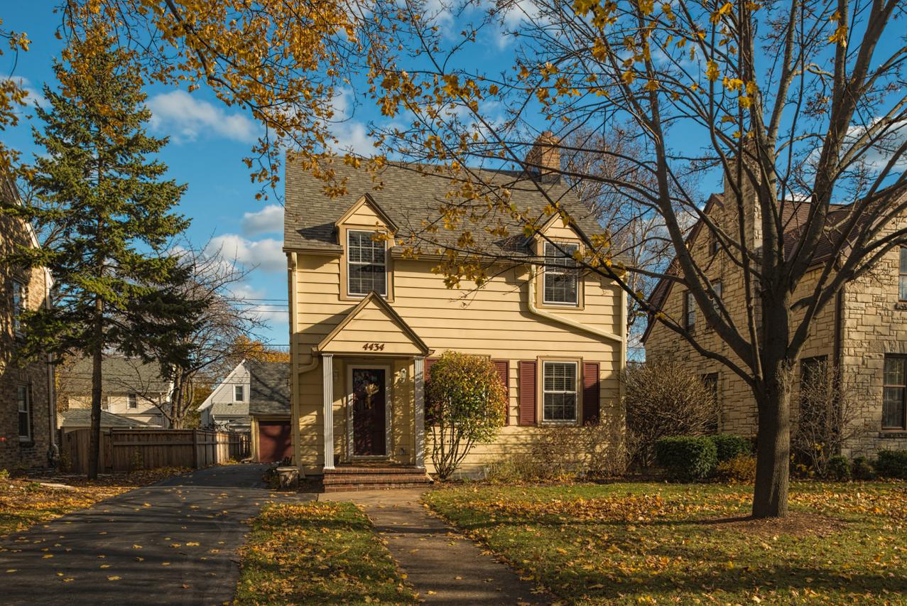 4434 N Ardmore Ave, Shorewood, WI 53211
