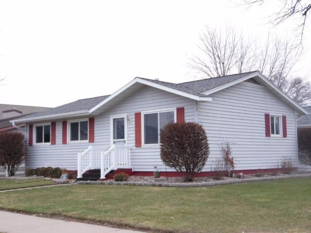 604 E Spruce St, Onalaska, WI 54650