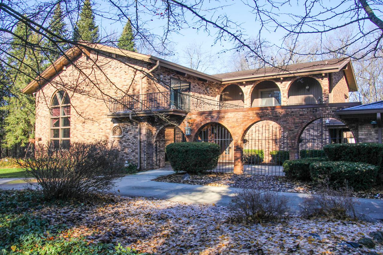 3805 S Lucylle Ln., New Berlin, WI 53146