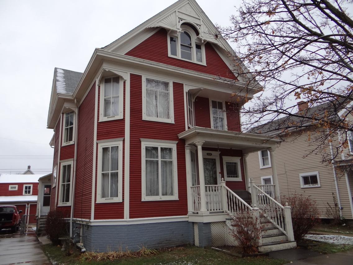 818 Park Ave., Racine, WI 53403