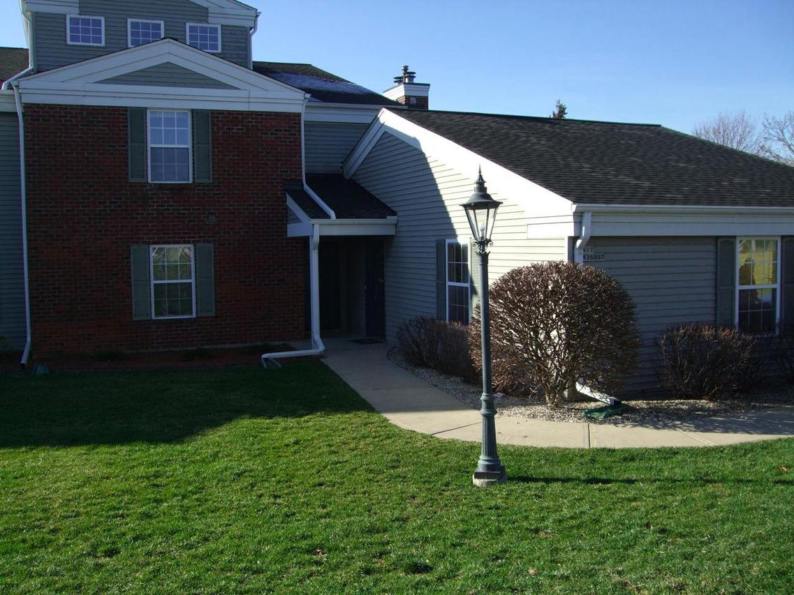 N17W26887 E Fieldhack Dr #F, Pewaukee, WI 53072