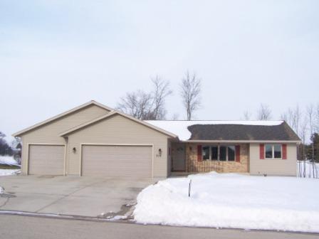 816 Eisenhower Ct, Howards Grove, WI 53083