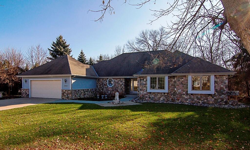 13885 Paddock Pkwy, New Berlin, WI 53151