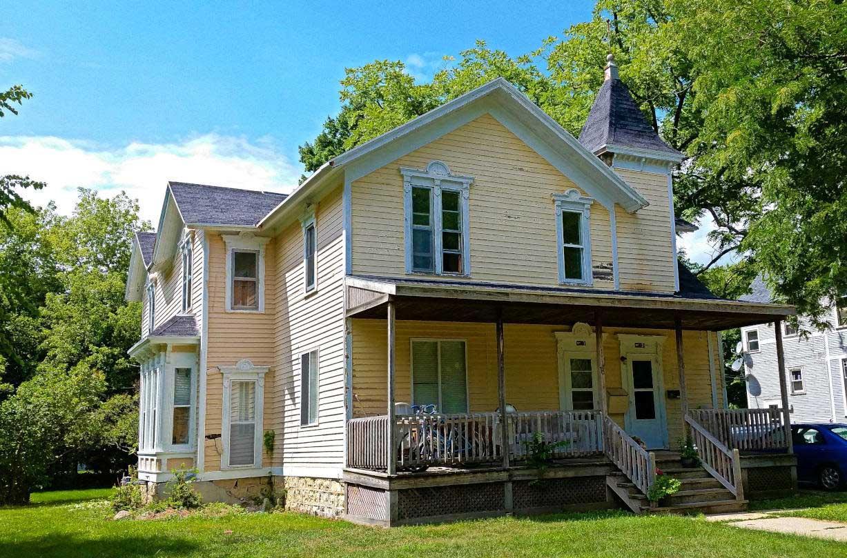 116 N Broad St, Elkhorn, WI 53121