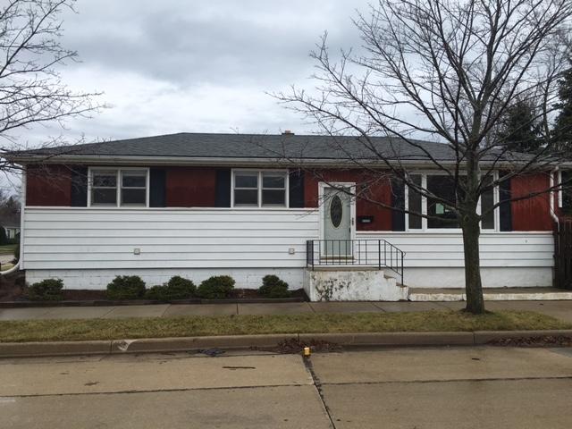 744 Shoreland Dr, Racine, WI 53402