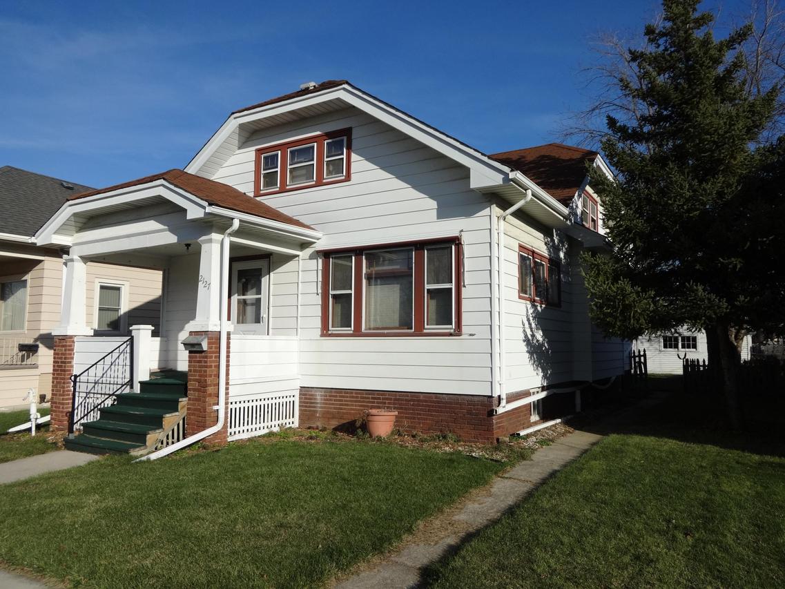2127 Saint Clair St., Racine, WI 53402