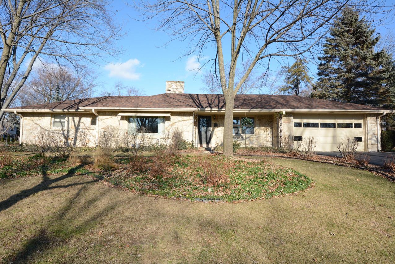 12140 W Woodland Ave, Wauwatosa, WI 53226
