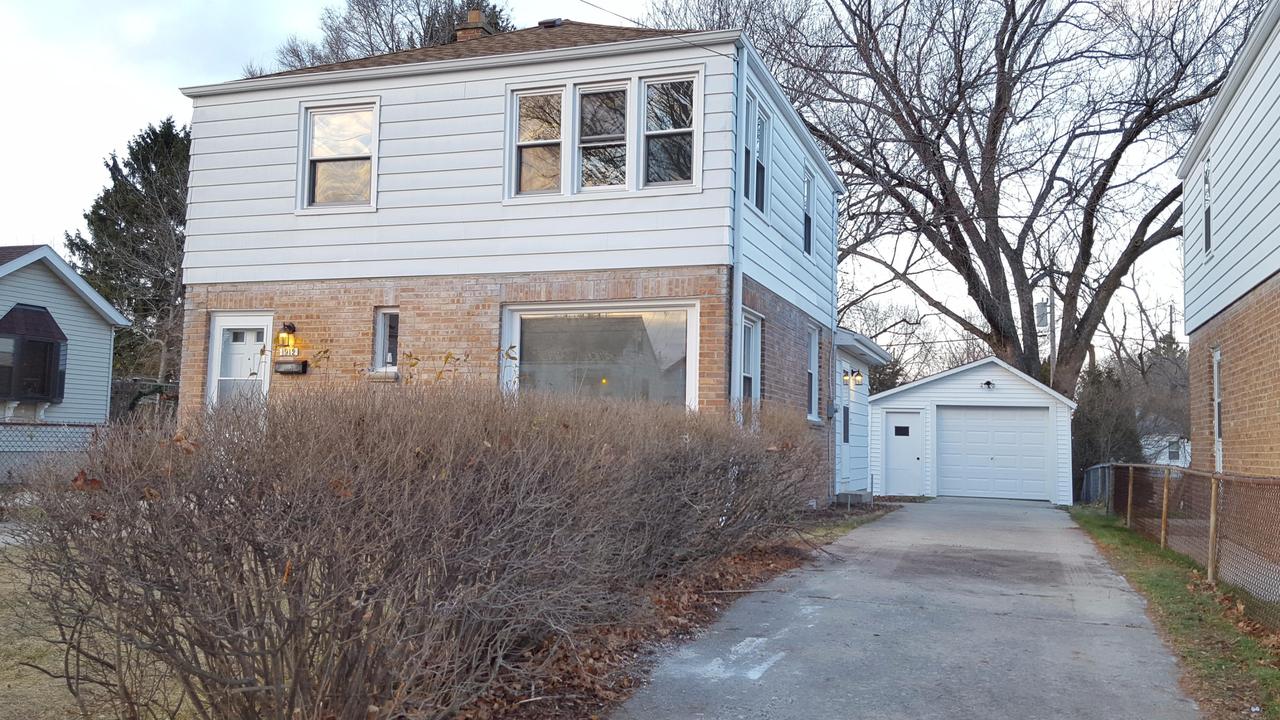 1912 E Eden Pl, Saint Francis, WI 53235