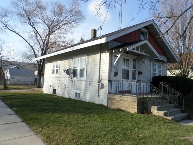 5040 25th St, Kenosha, WI 53140