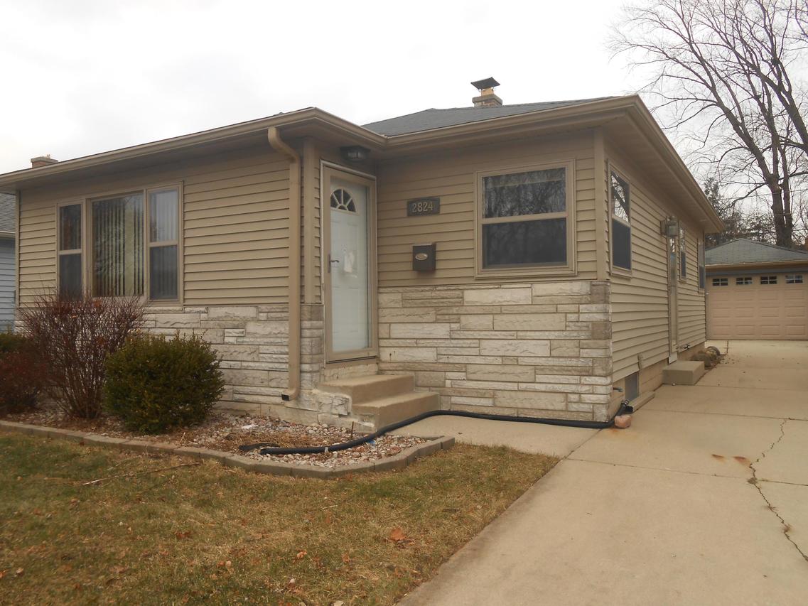 2824 S 71st St, Milwaukee, WI 53219