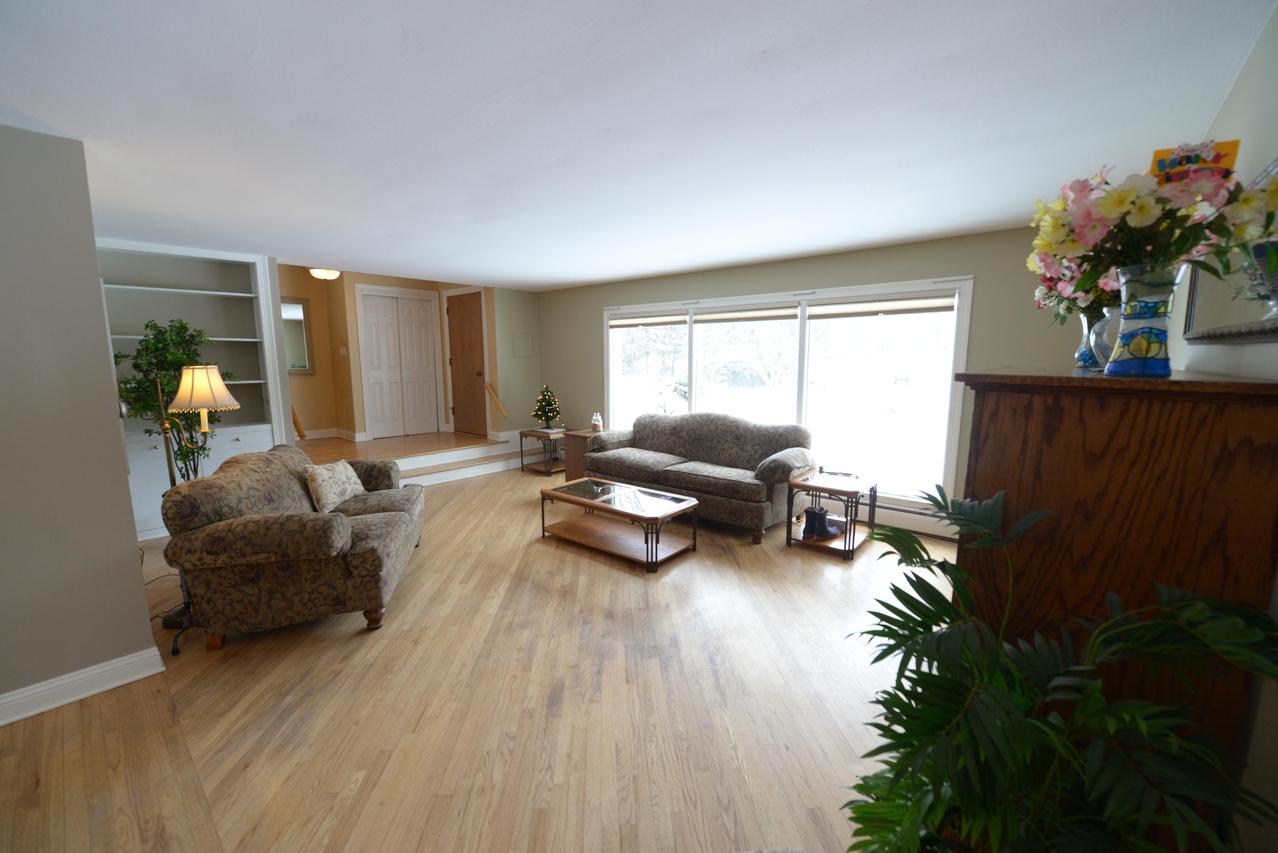 1505 Valley Ridge Dr., Brookfield, WI 53005