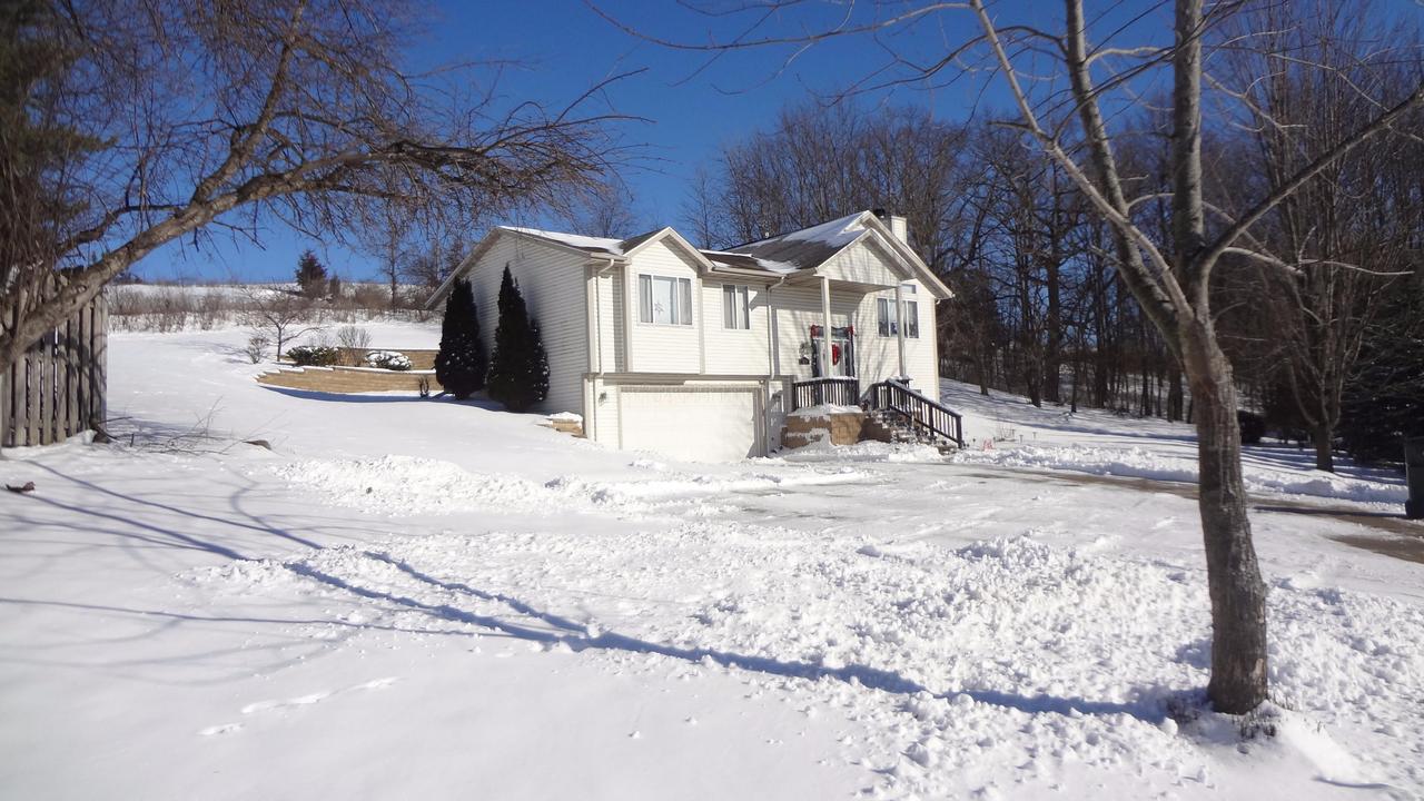 390 Kettle Moraine Dr., Slinger, WI 53086